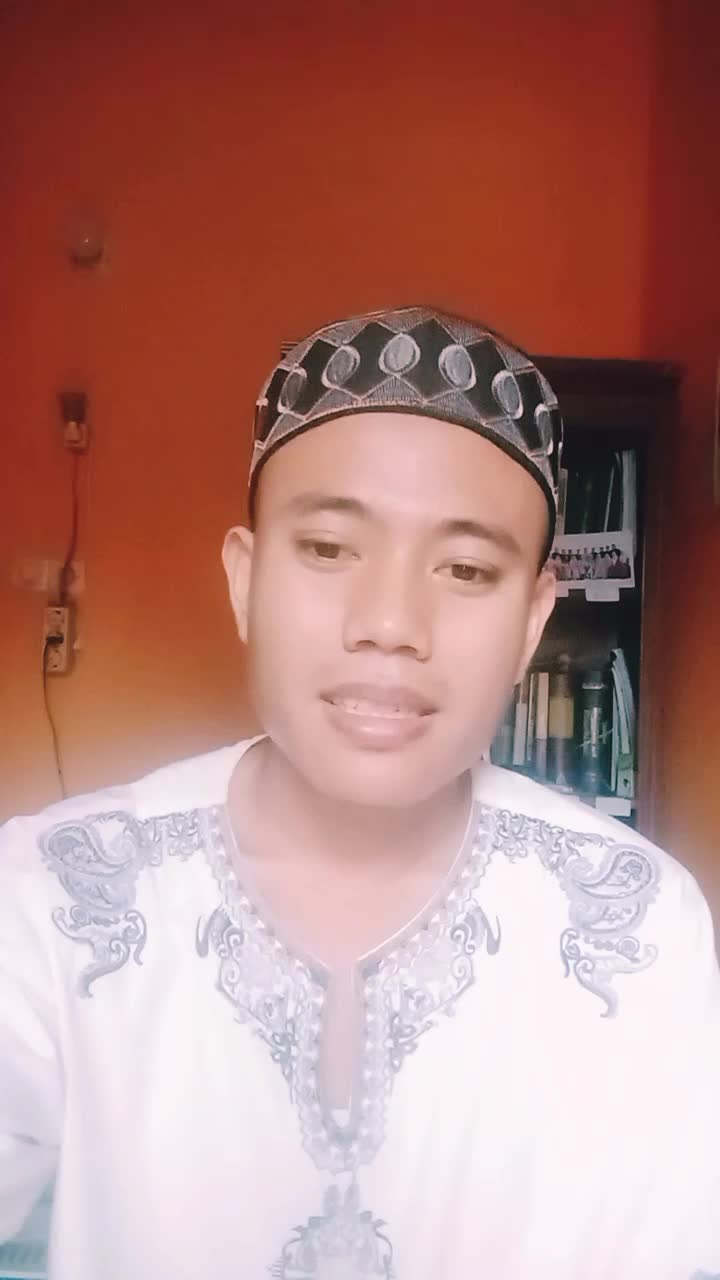 Bismillah.. saya ingin mendakwahkan islam lebih meluas lagi ke seluruh dunia dengan Bernyanyi lagu Sholawat atau Religi. #voiceoframadangtv