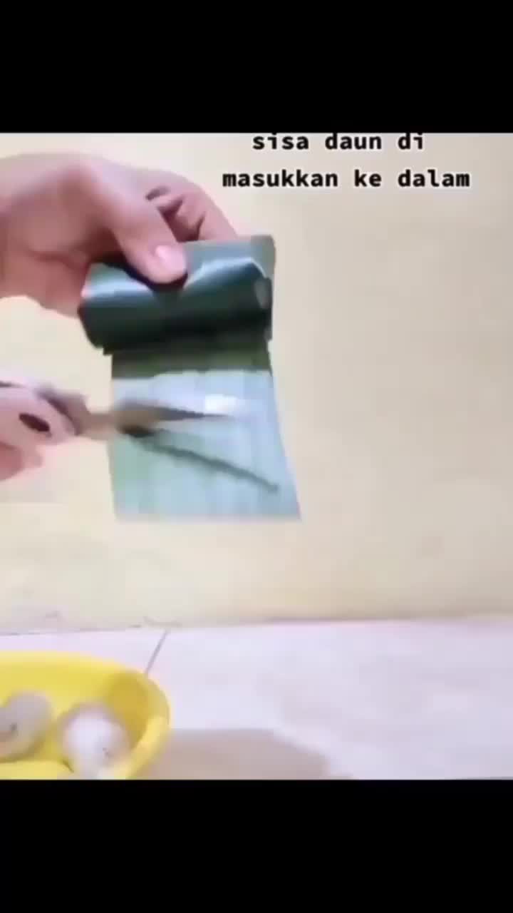 Tips Bungkus Lemper Terlihat Cantik
