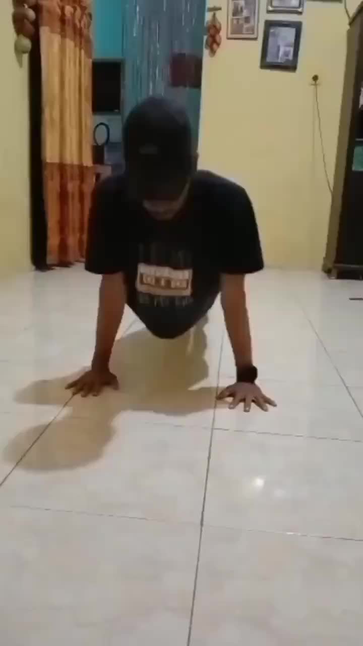 Kebanyakan Gaya Sih