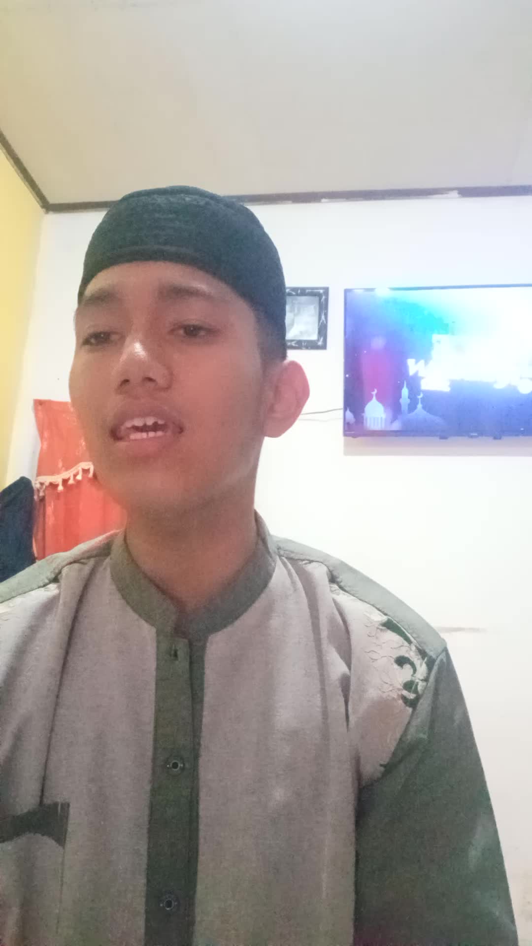 Nama saya Jouva aditya putra umur 15 tahun asal Bangka Belitung pangkal pinang, membawakan lagu Rossa Tak kan berpaling darimu, terimakasih 