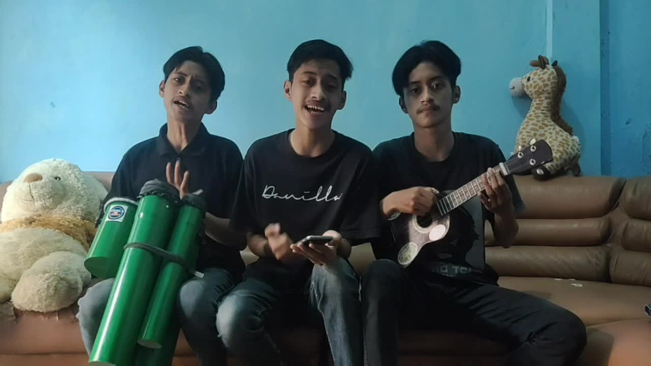 kembar 3 benyanyi dangdut lagu pamer bojo  #ONLINEAUDITIONRISINGSTARINDONESIADANGDUT