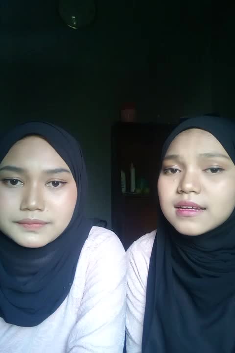 SeliNeyanNurwandari_19_Bandung_Yasirlana   SitiNeyanAlmugni_16_Bandung_Yasirlana