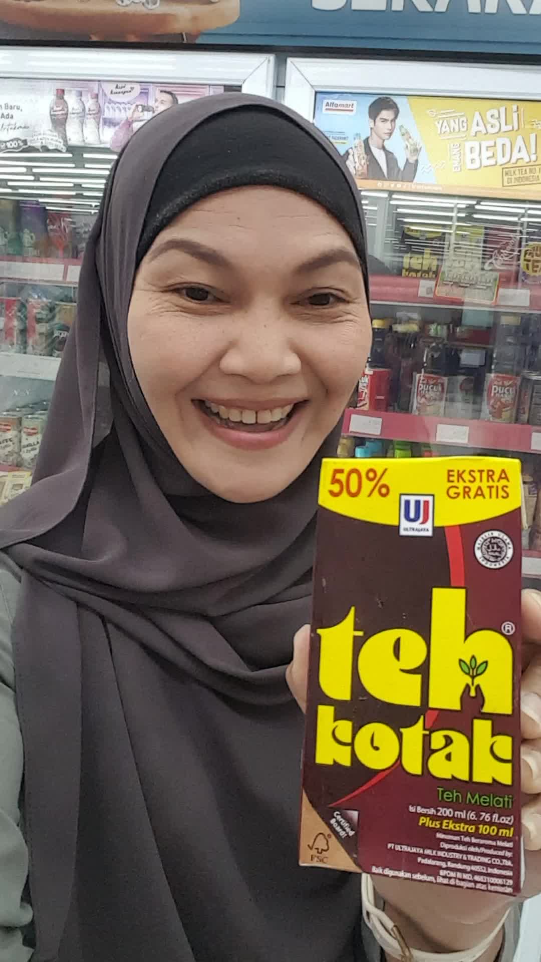 Real in the alfamart with Teh Kotak 😁 11 Sep 2023 if need contact i am in this +6282341514141