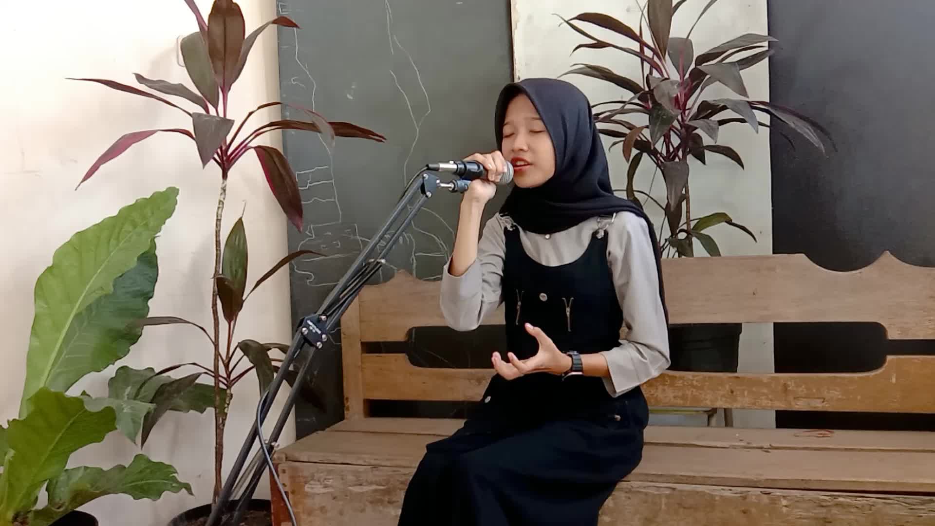 Keyla azzahra - separuh aku ( Peterpan ) cilegon berusaha menjadi yang terbaik dalam berkarya