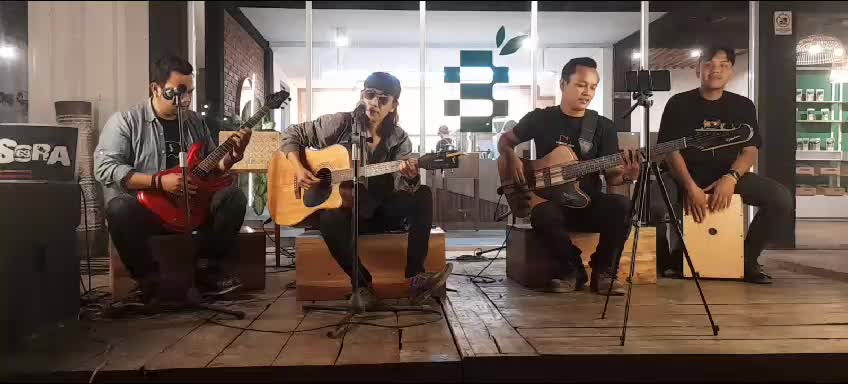 my life ini lagu karya kita sendiri (Soracustic)
