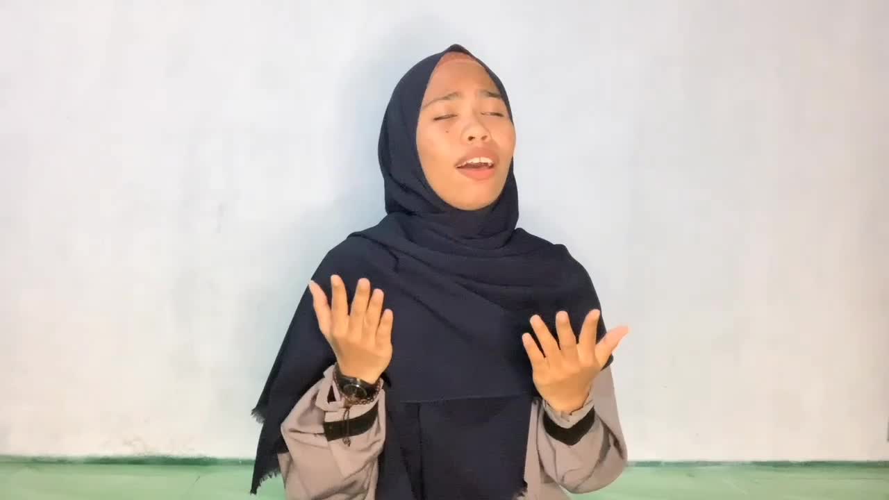 Nur Indriani_23 thn_Palu Sulawesi Tengah_La Ilaha illallah
