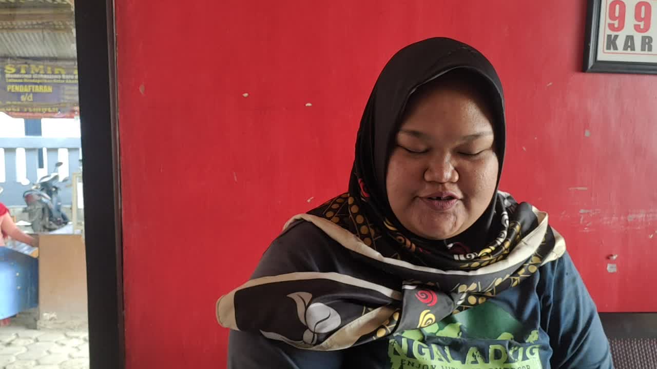 Leli - 26 th - Karawang - Radio Flamboyan - Edan Turun