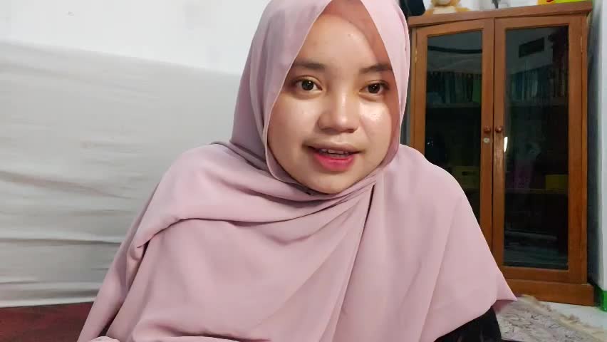 Assalamualaikum saya Beti Rohmatillah usia saya 22 tahun asal saya dari Sukabumi judul lagu arrobu sholla #voiceOfRamadanGTV #gtv