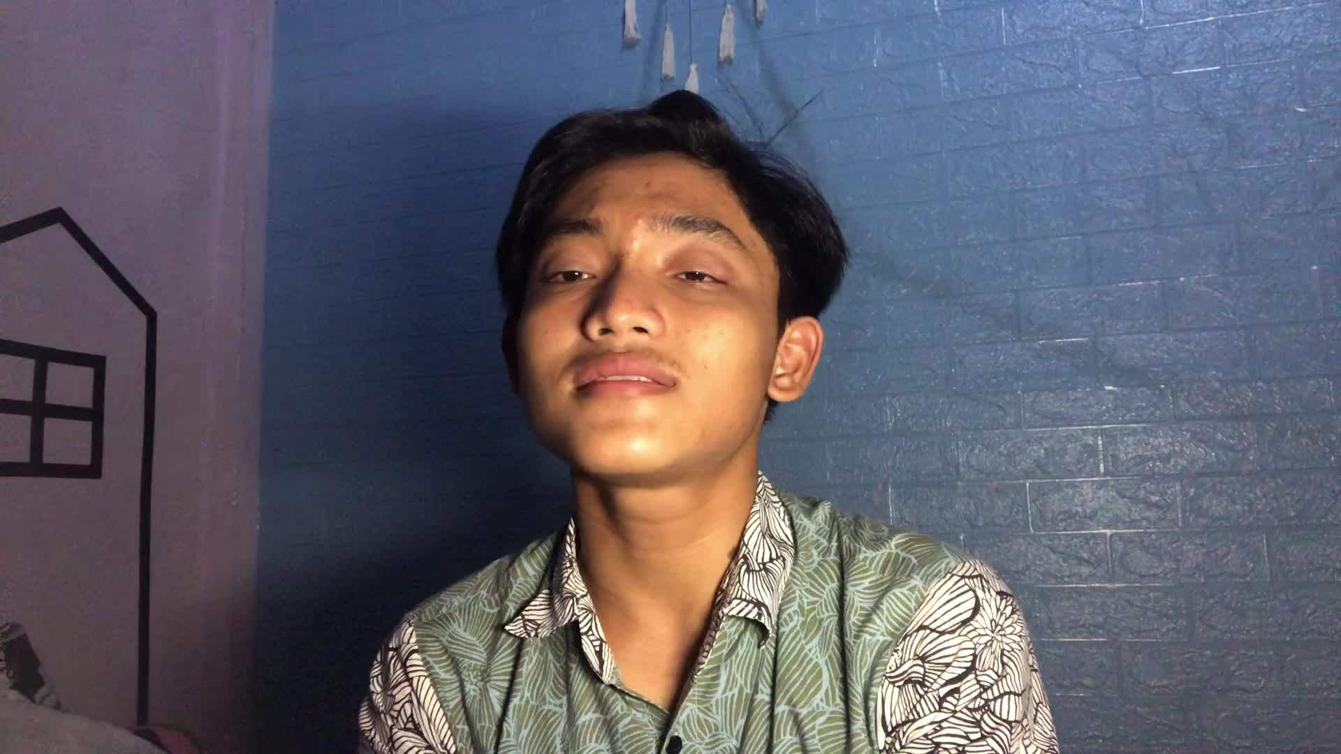 Assalamu'alaikum gays 
Kenalin nama saya M.syahid gibran
Umur saya 15 tahun, lahir 13 agustus-2005
Asal : kota jambi
#voiceoframadangtv

