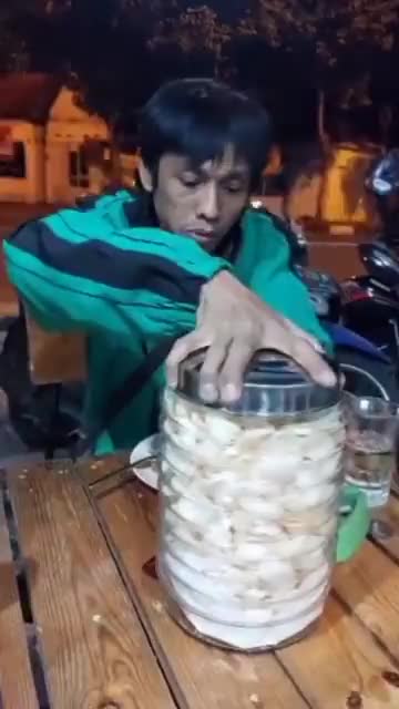 Mas-nya Terkaget-Kaget