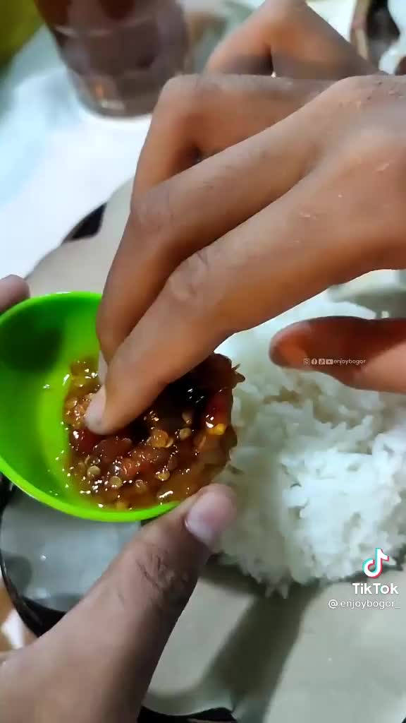 Liburan makan disini mantep nih
