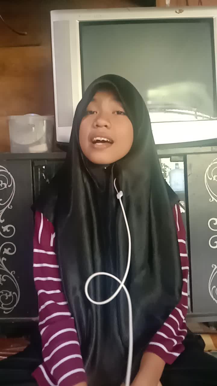 #nia Daniaty, Sumatra barat, ashyiqol