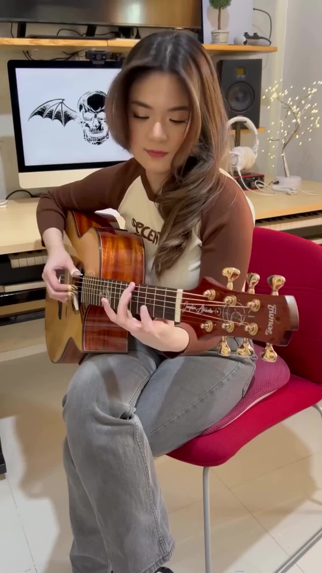 a7x akustik gitar gadis cantik