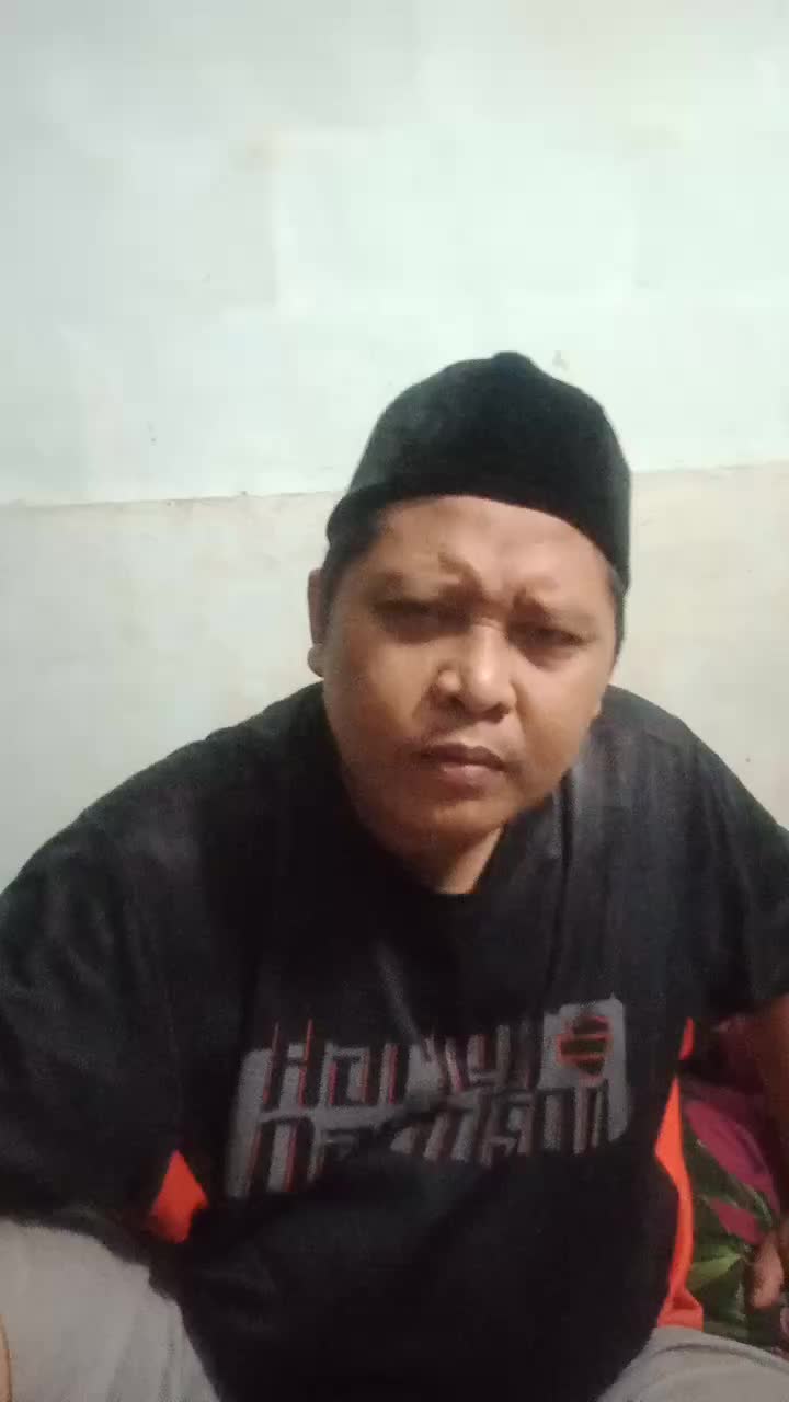 sabar pak totok,dia emang begitu orangnya...