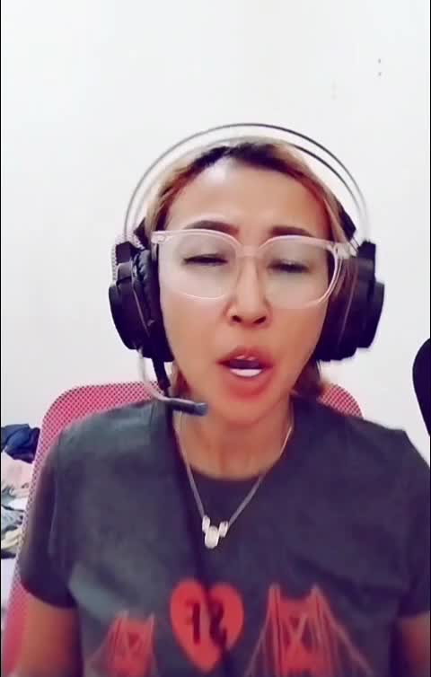 hobby saya nyanyi dan ad kebngga tersendiri bisa bbrpa lagu,Smngat bngt sich ikut Challenge ini siapa tau kepilih jdi kontestan Covesr song