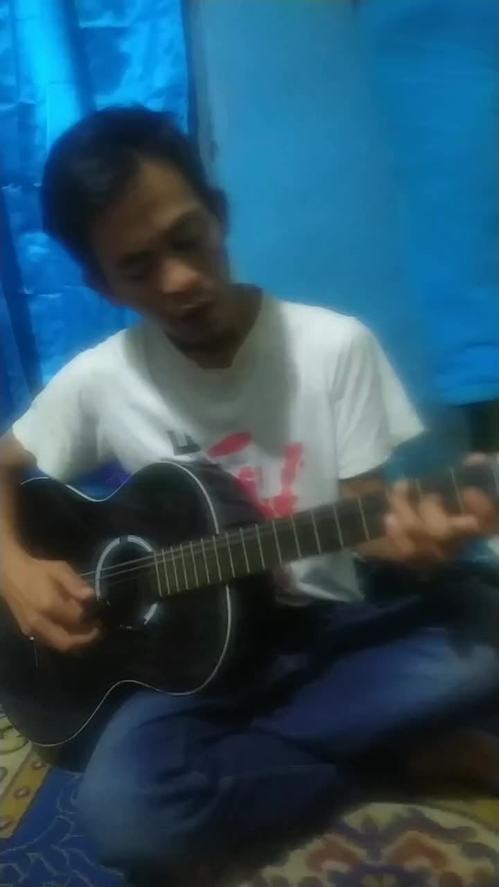 rohmansyah umur28 taun asli garut tinggal di bandung barat batu jajar judul marcel takan terganti