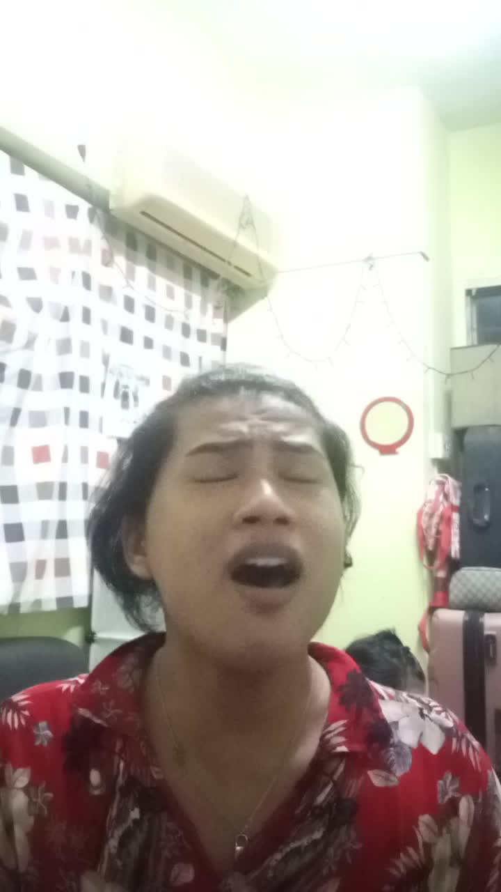nama saya chanrizky saruksuk .saya dari medan .umur 21tahun .judul lagu  all l ask