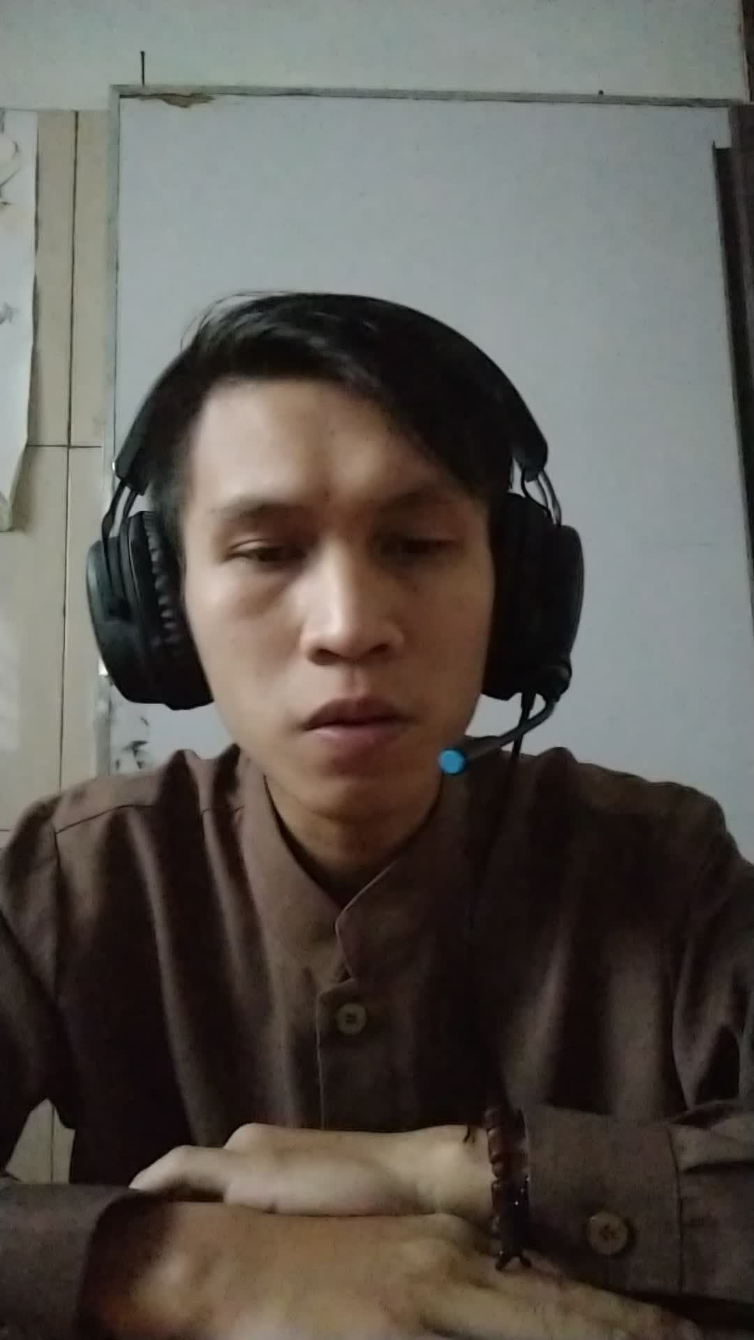 Nama : Yusuf Awaludin, TTL :01-04-99, Umur : 21, Hobi : Badbinton, Pekerjaan : Guru, Domisili : Bogor, Lagu : Antassalam
