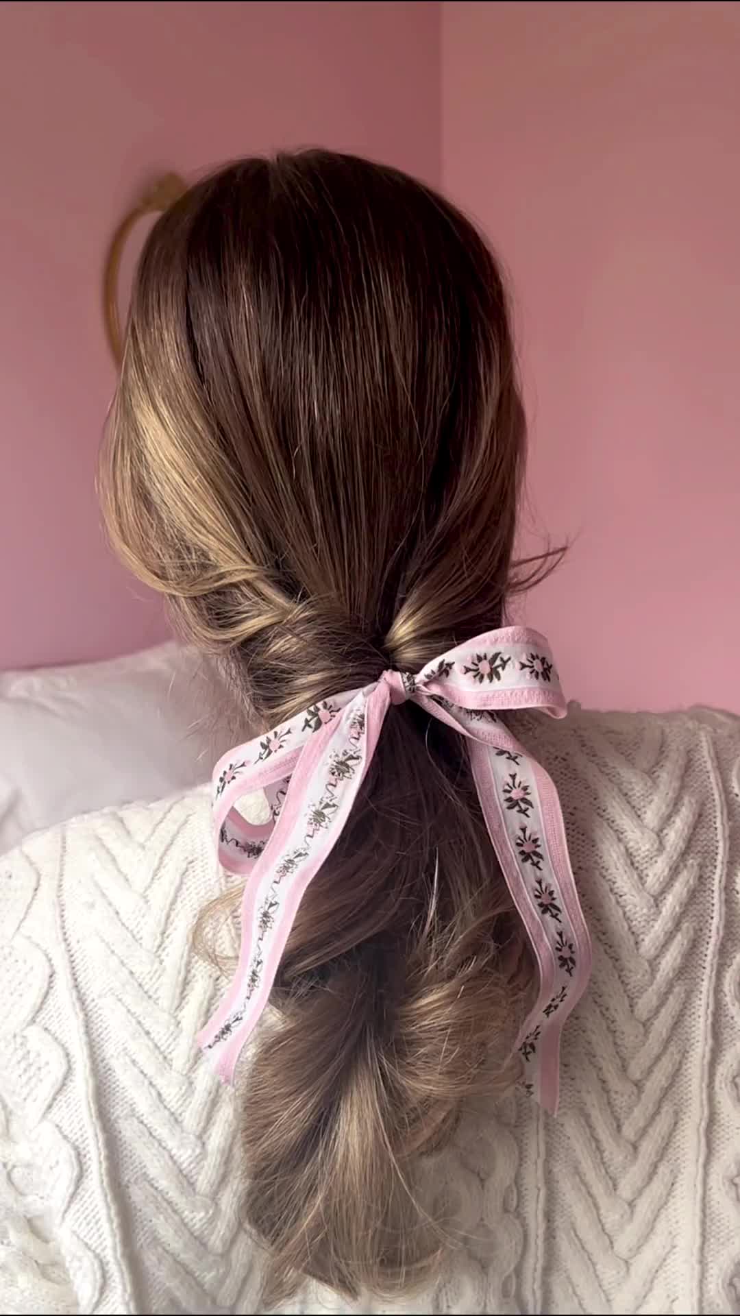 Ribbon ponytail