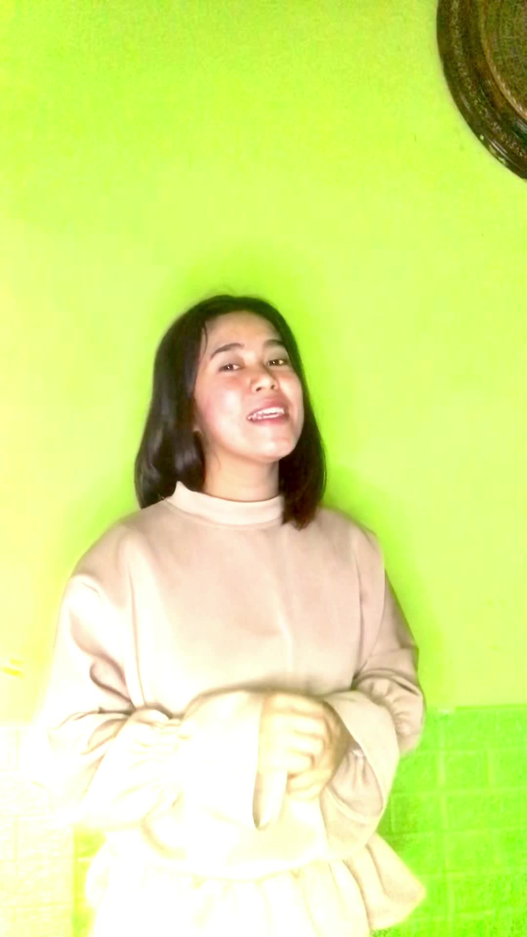 Nama : Nurhalisa
Umur : 21 thn
Asal : sulawesi selatan 
Judul lagu di atas angin
#onlineauditionrisingstarindonesiadangdut