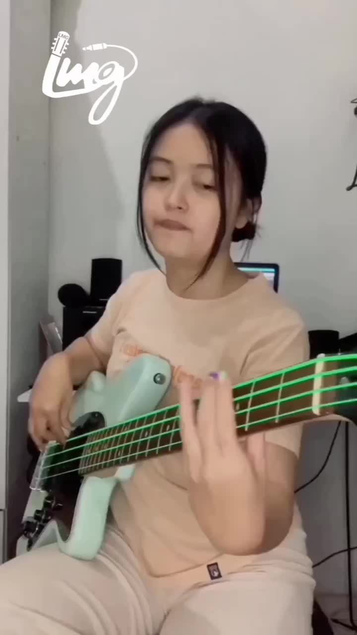 Tipe x - Genit. Bassnya lucu, yang maen lebih lucu lagi