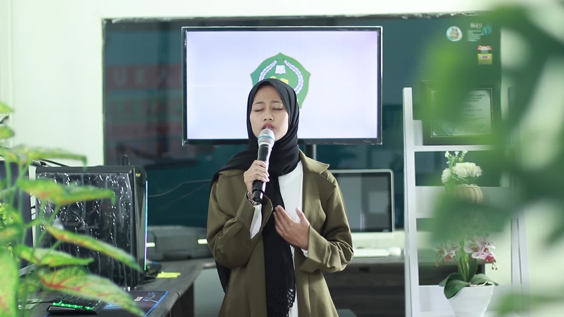 NANDYA RAHMAWATI HIDAYAH-19 Tahun-IAIN Sorong.Provinsi Papua Barat-Lagu:Muhasabah Cinta #voiceoframadangtv