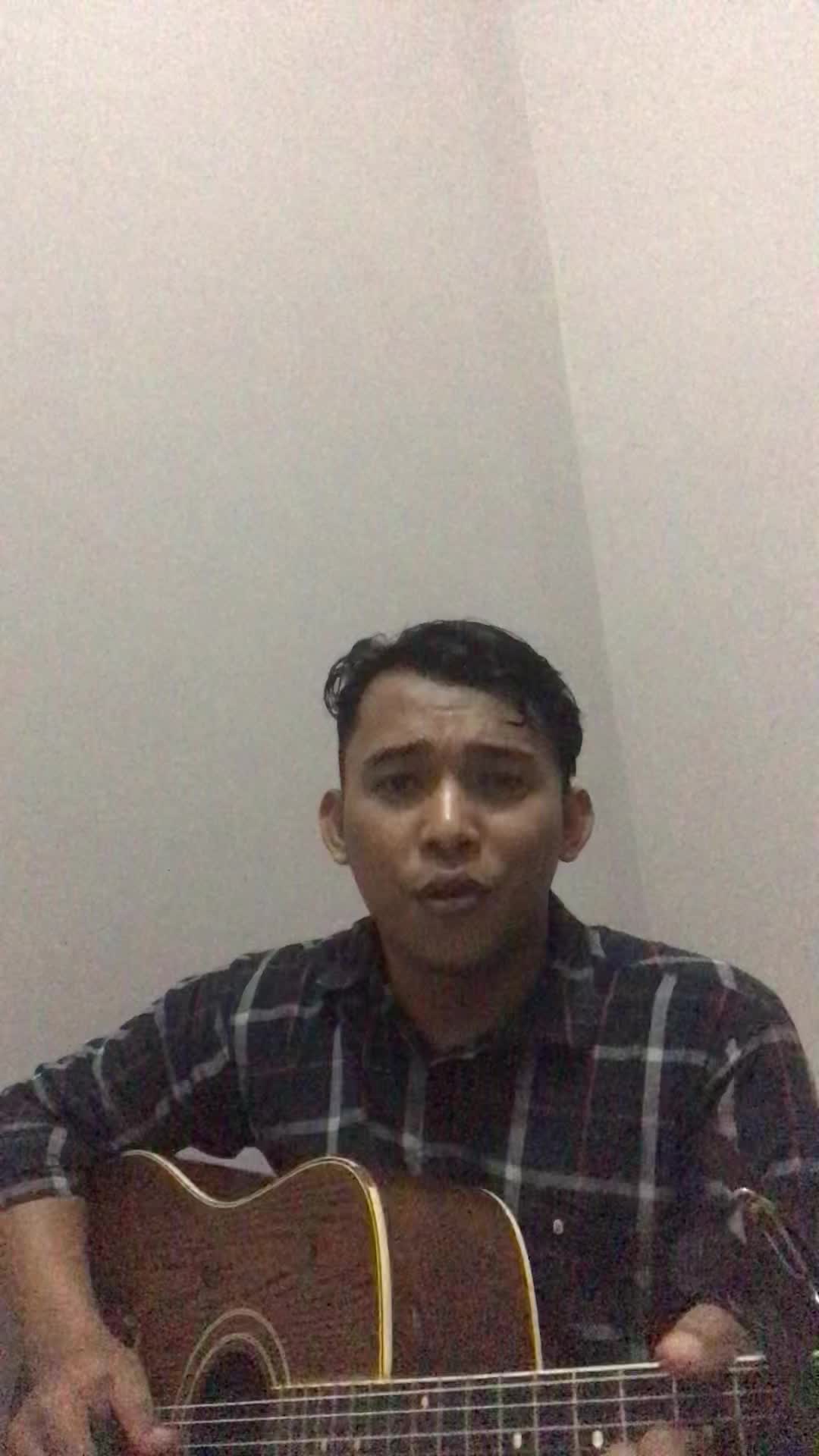Bissmillah atas ijin allah.
Nama :amirul fahmi
Asal kota : karawang jawabarat
Umur : 30thn
Judul lagu :nineball -taubat

#voiceoframadhangtv