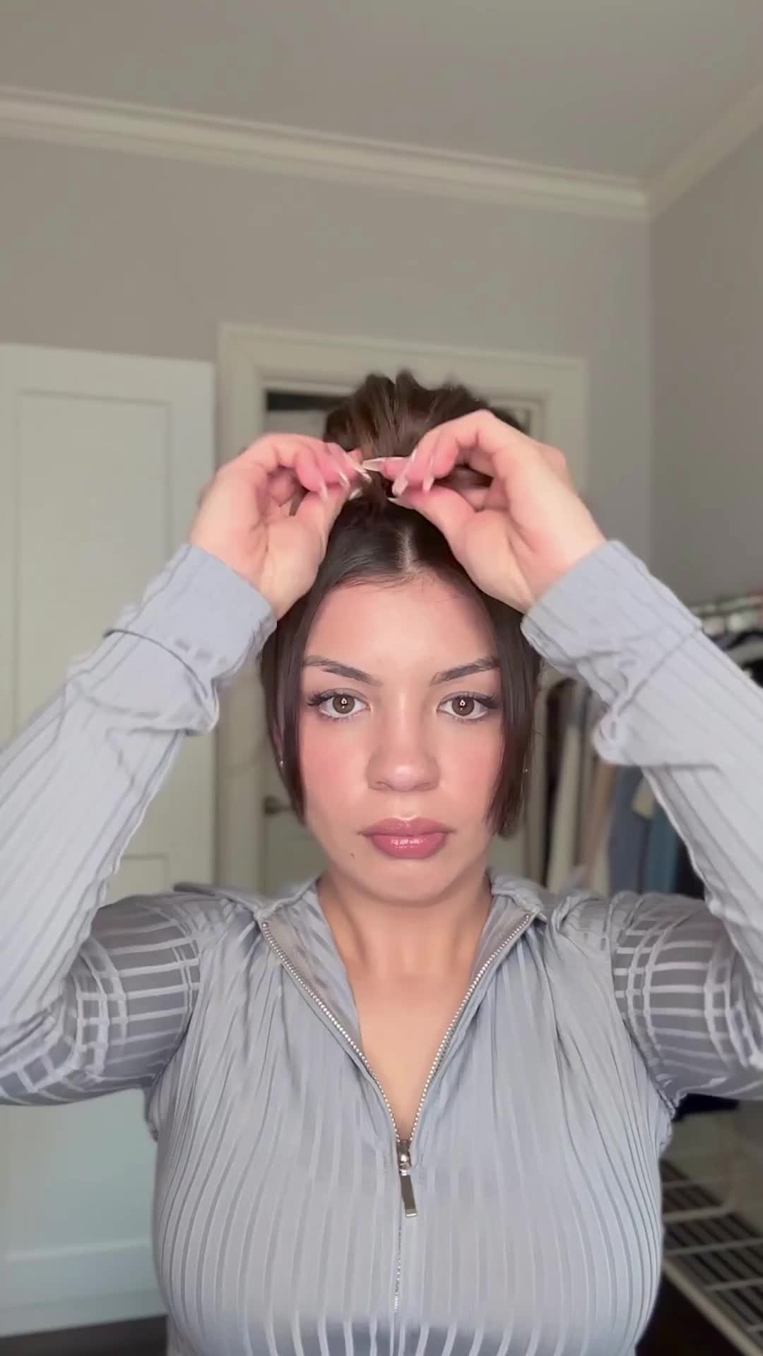 Cara bikin messy bun yang bener!