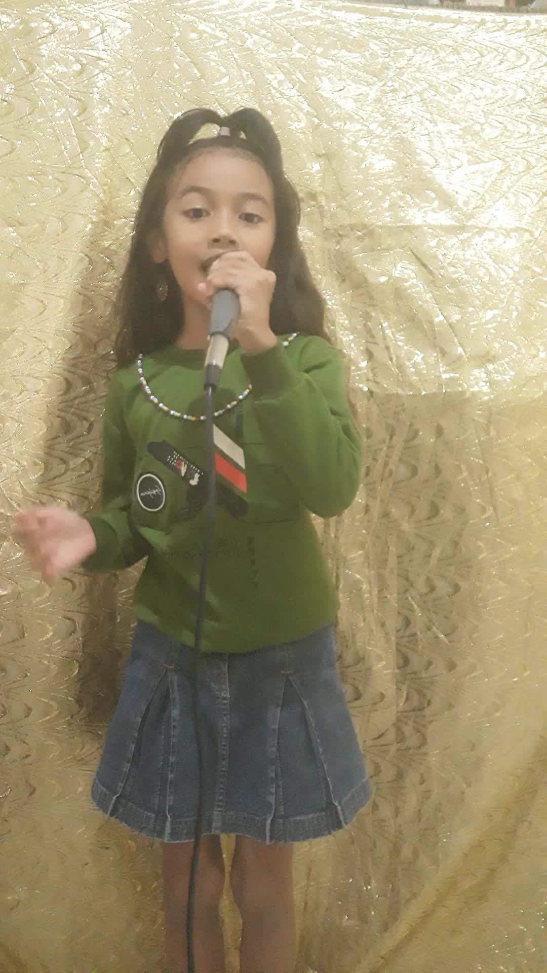 Lagu Syantik. LALA LAKSMI.... @)#SHOWYOURTALENTV#NTB #KIDSINGER