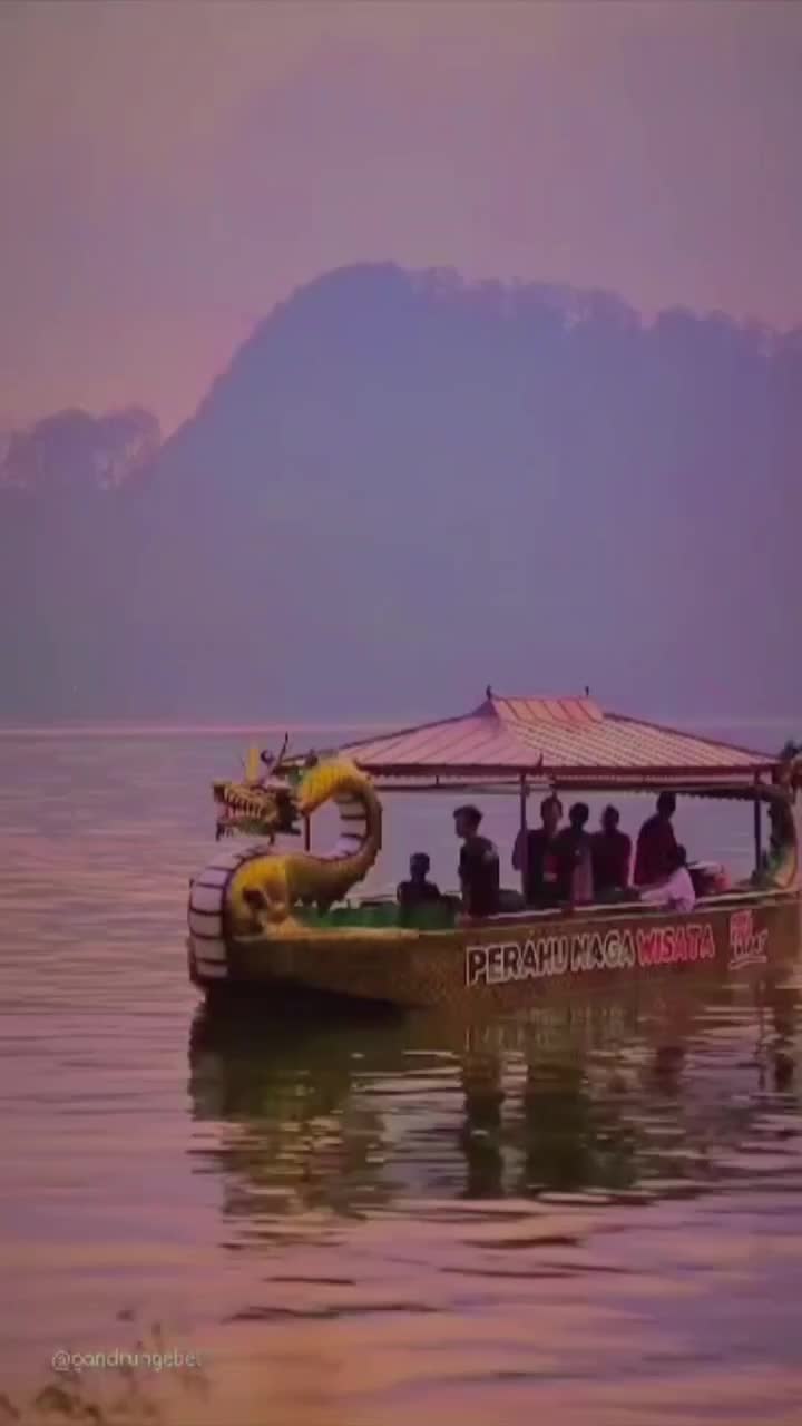 Kok koyo uduk ning ngebel, tapi faktanya ini di ngebel 😂 Piye ? Moso ndak pengen mrene tah? 