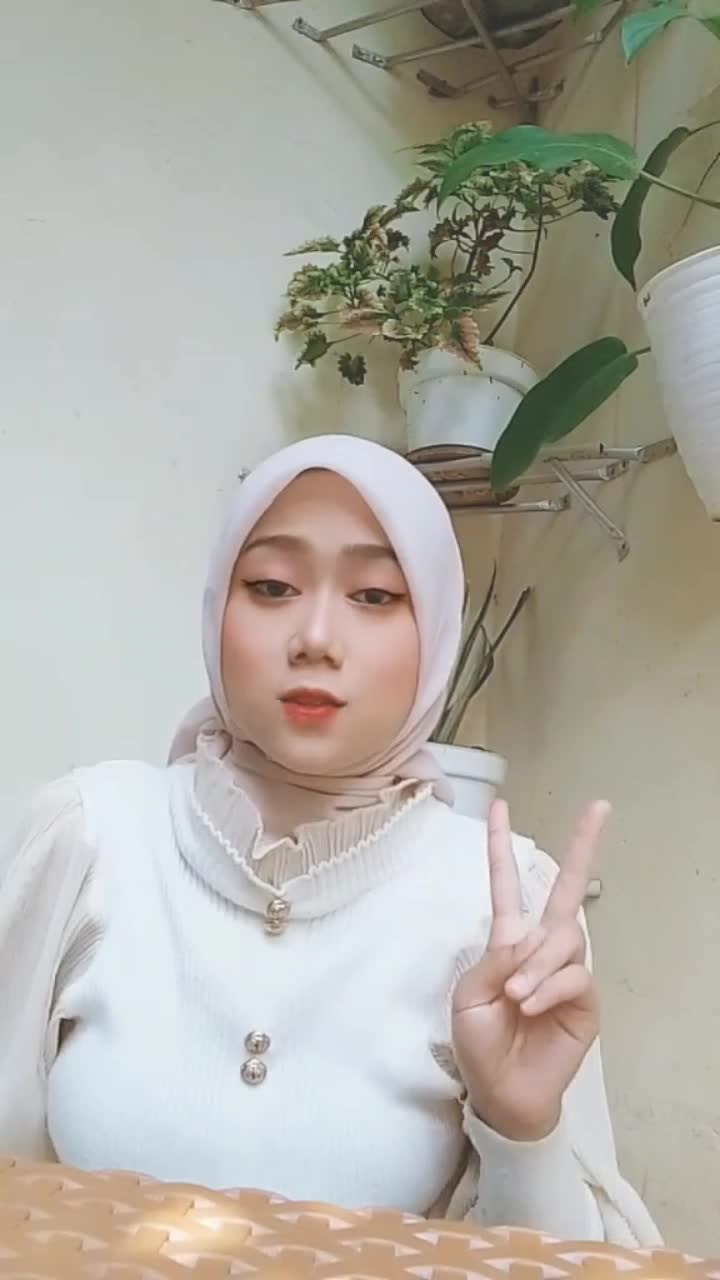 TINBS Silvi Arengafinata Cianjur 18 tahun Price tag