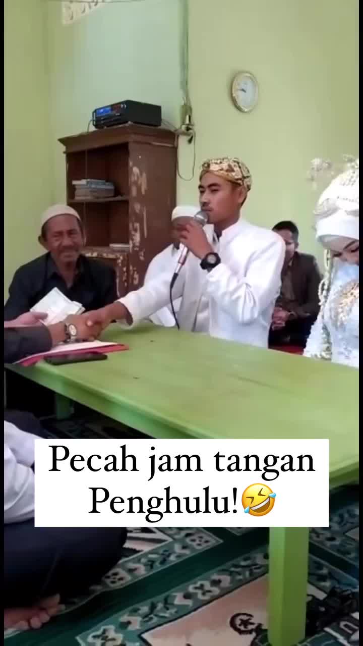 Hancur Dah Itu Jam Tangan wkwk