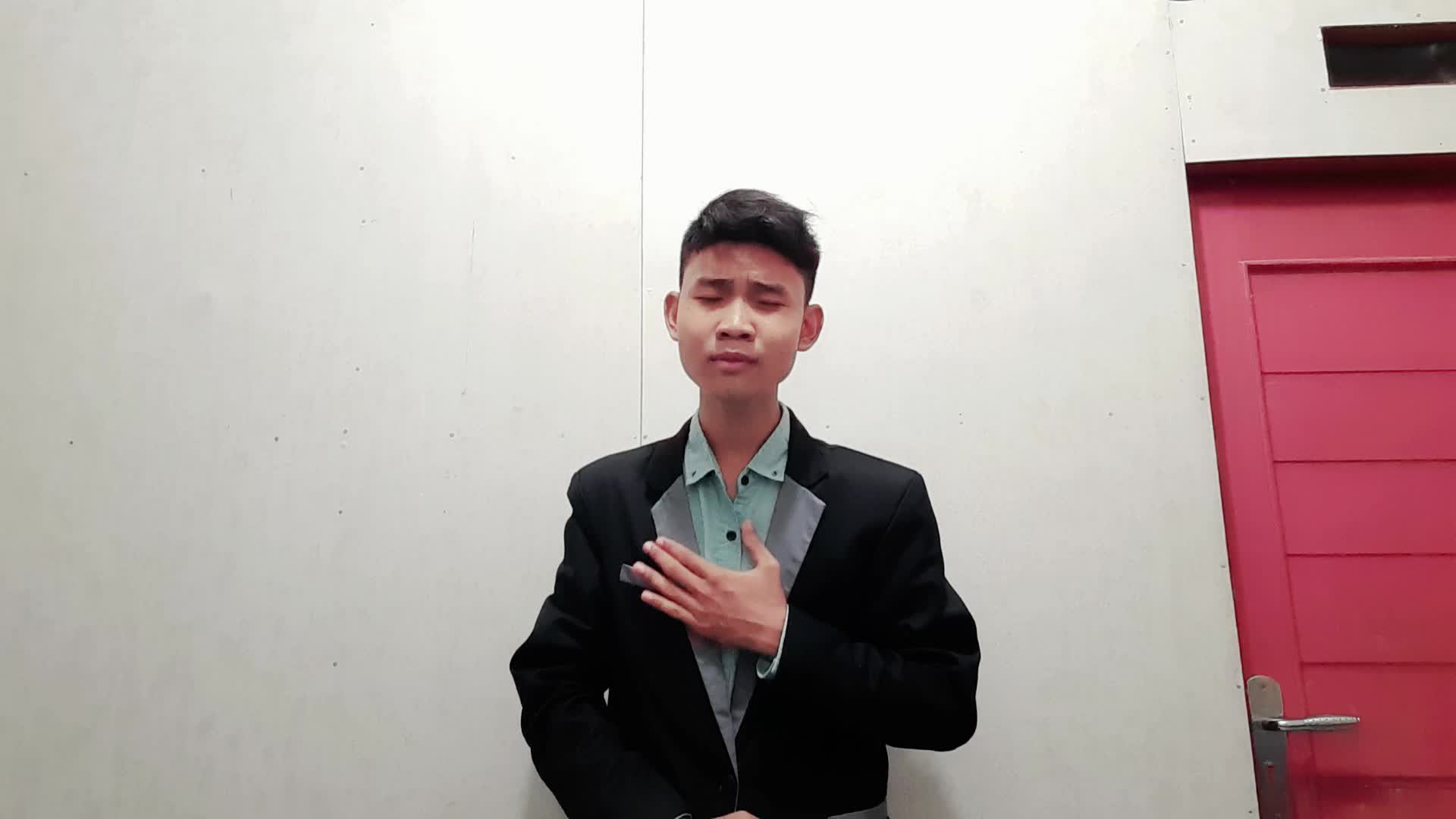 nama Asepsaepudin panggilan panggung Alfiansyah asal ciamis jawabarat umur 18 tahun lagu cinta hitam #audisirisingstarindonesiadangdut