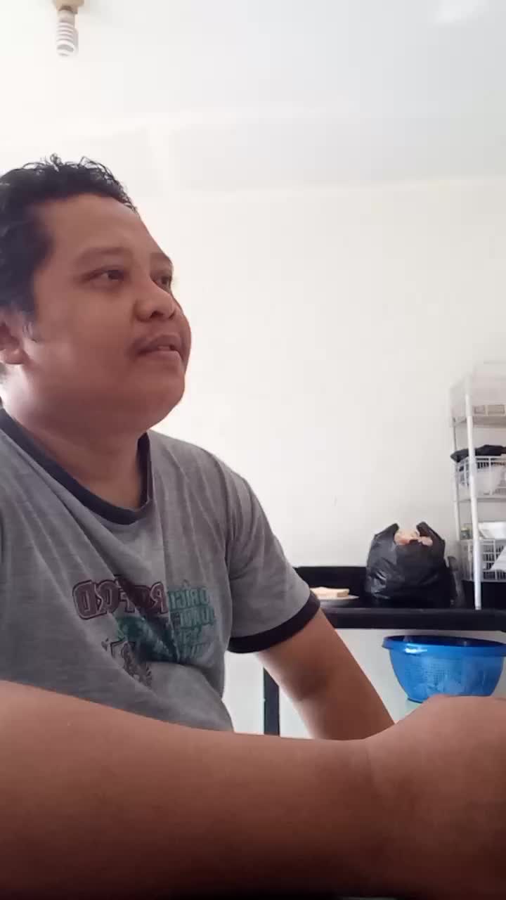 tukang pamer tukang ngutang OB/DUNIA TERBALIK #hotrcti+ vote saya teman teman.