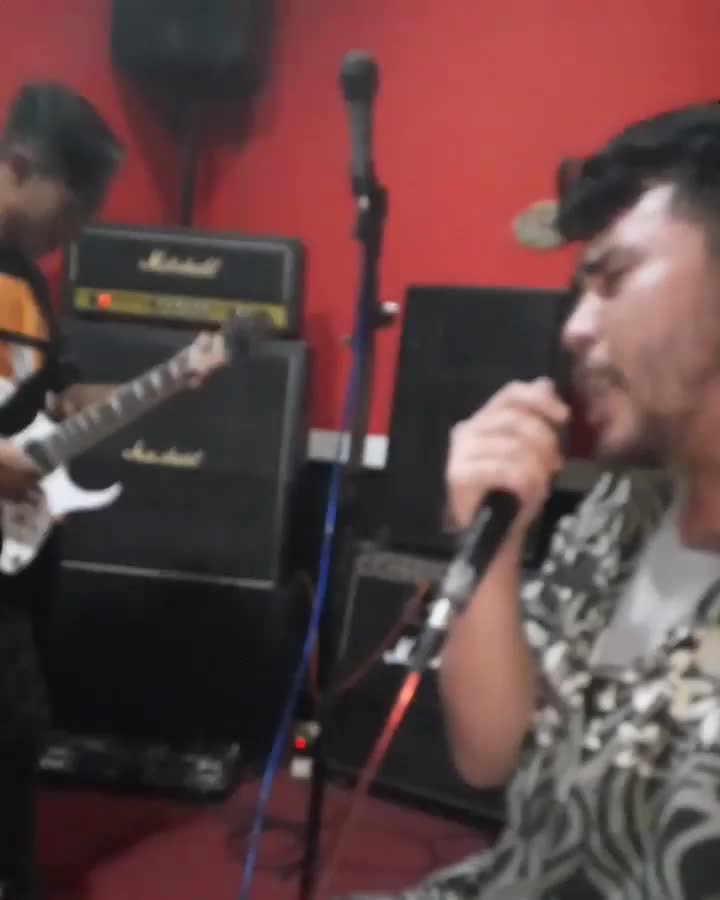 dear insanity (asking alexandria) by Reza pahlepy asal garut ..