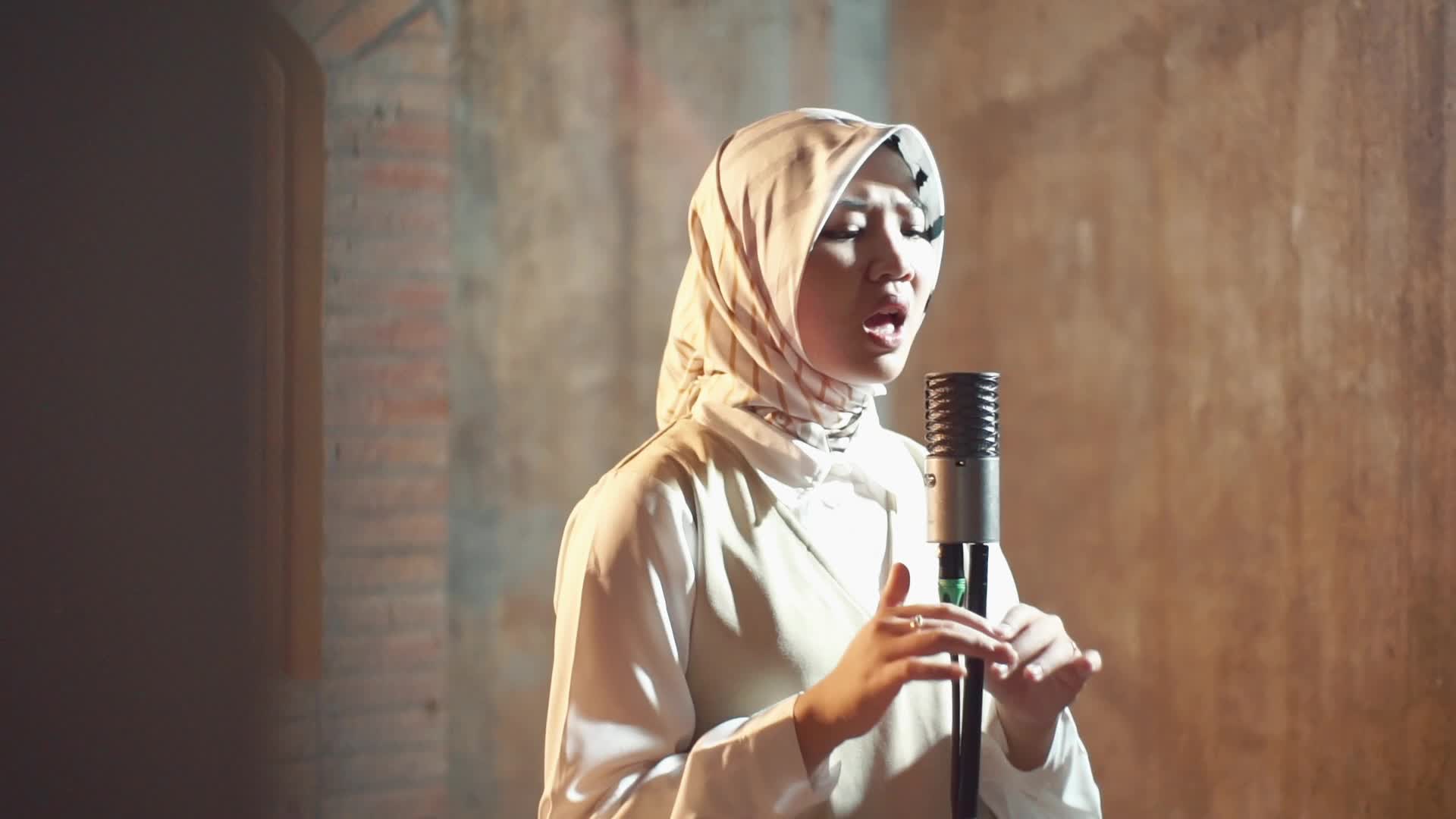 Melawan Restu - Mahalini ( Cover by Irma Melinda )

#TOP50ShowMeYourVoice
#TOP50SHOWMEYOURVOICE #HOTRCTI+