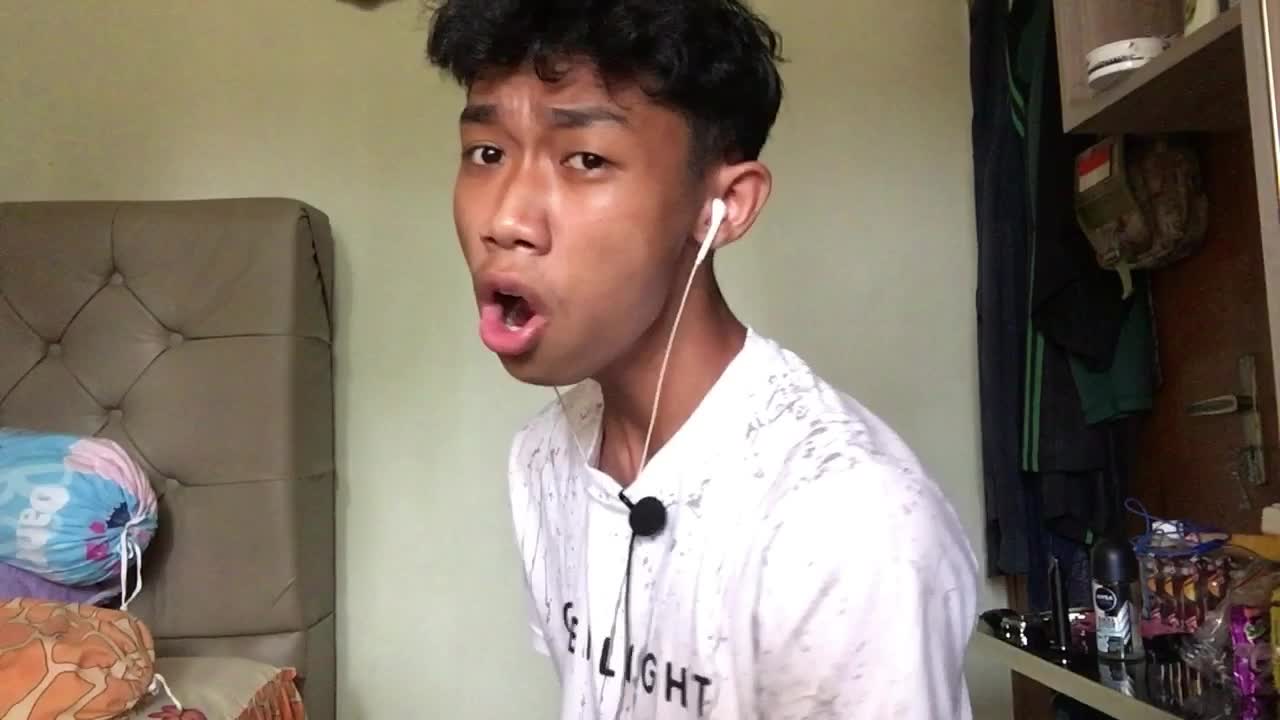 Hi my name is Brandy.ka,im 15 years old
Today i sing a song from Justin bieber The song is called ghost
Jangan lupa 