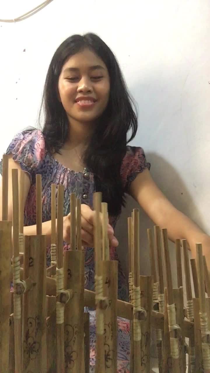 MI2022_Anggia Dina_Talenta_Bermain Angklung #audisionlinemi2022