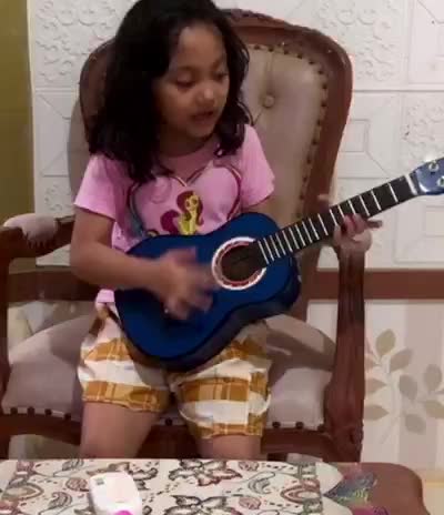 Equatria girl little pony song, by Teresa 8 tahun. Instagram:teresa_sylviliana, youtube:TeresaOfficial17
