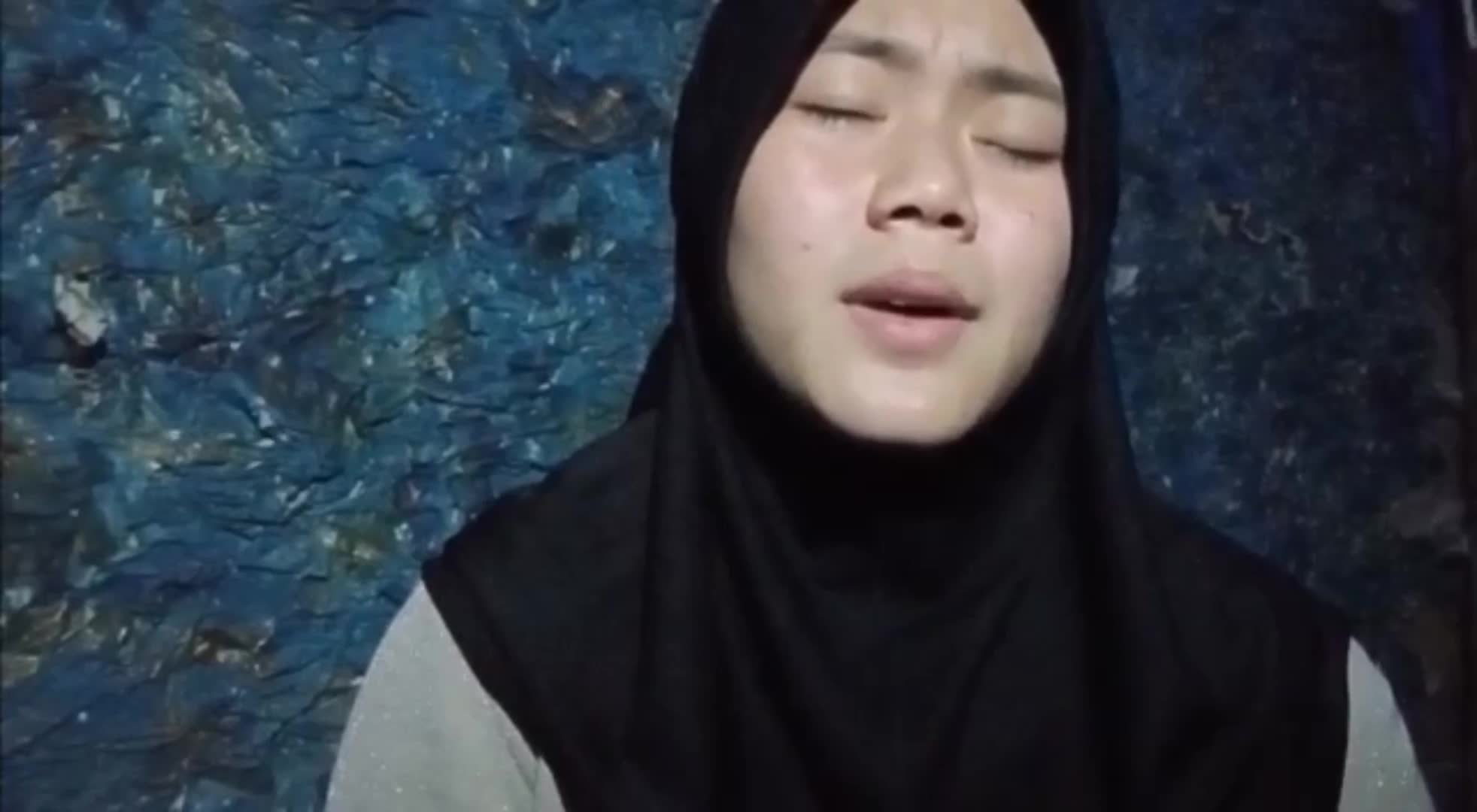 Assalamualaikum..
Nama : Sofi Dian Fitriani
Umur : 16 th
Hobby : Bersholawat
Asal : Cianjur
Haturnuhun
#thevoiceoframadhangtv 