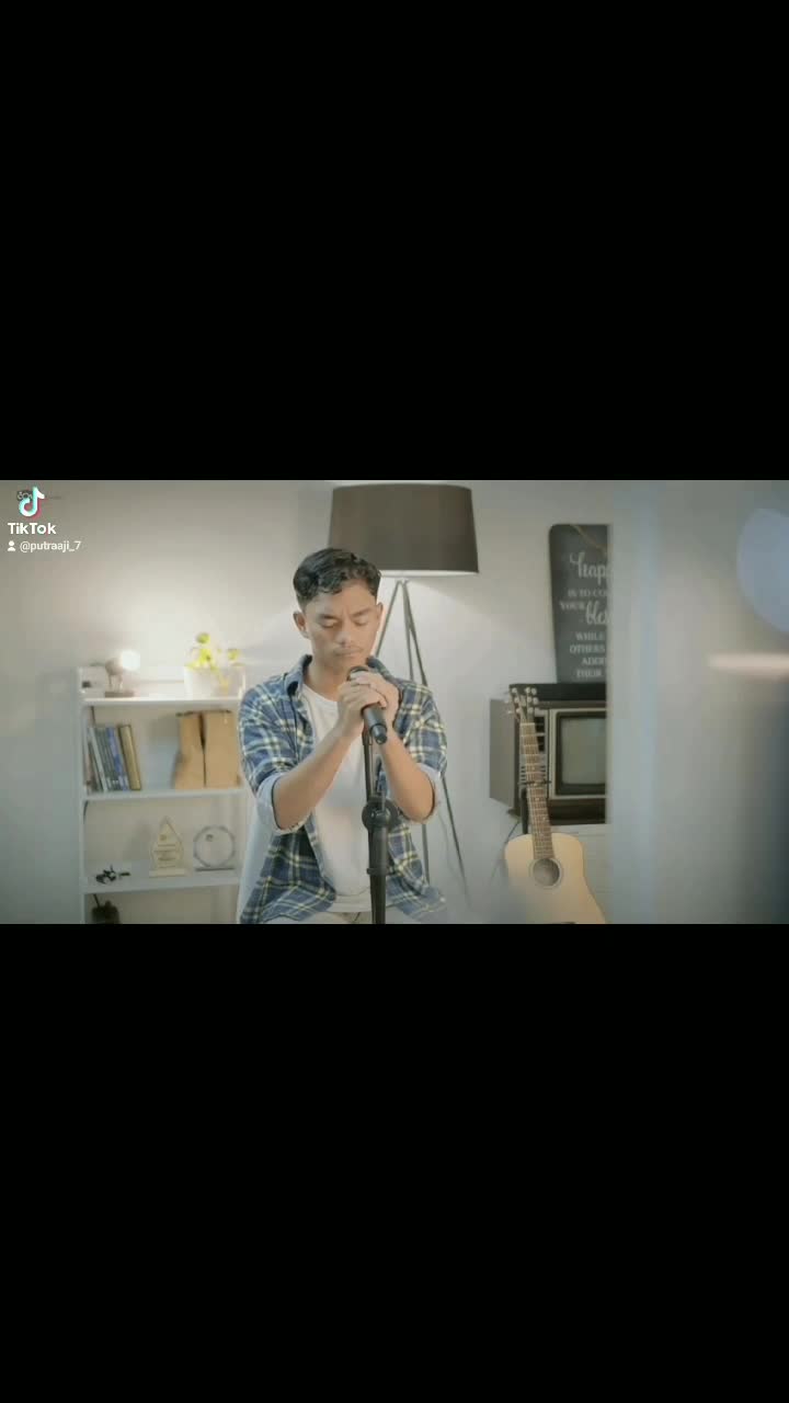TINBS Putra tana Toraja umur 17 tahun judul lagu Tak Ingin Usai 