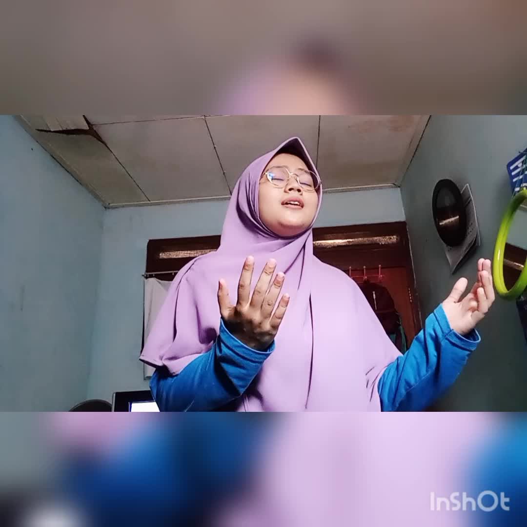 Bismillah..Assalamualaikum warahmatullahi wabarakatuh.. nama saya neng siti isnaeni ,22 tahun , saya berasal dari ciamis jawa barat :) 
