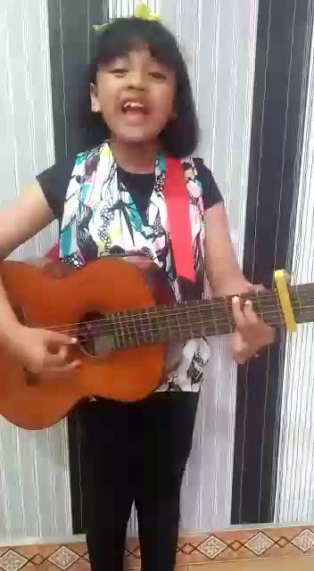 IC2022_AlfiaDesvitaHarianto_Surabaya