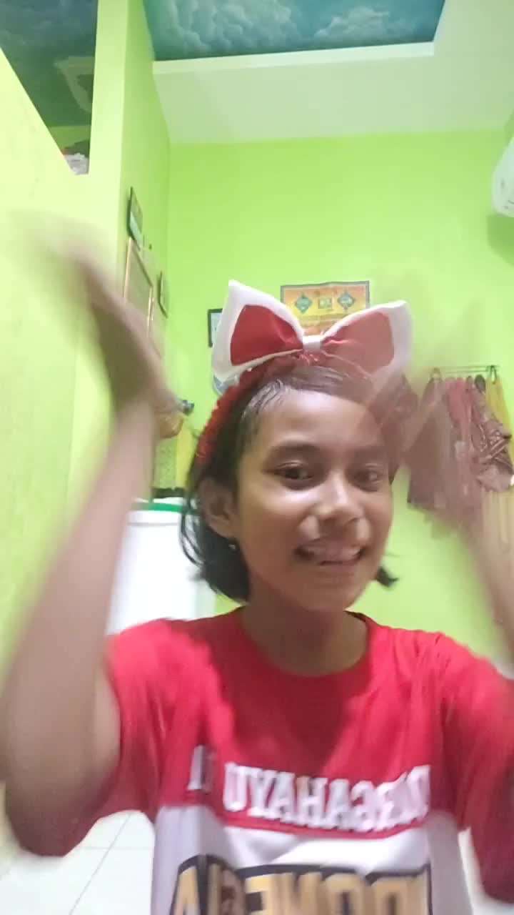 toLong bantu Love vote foLow share coment aLya zahirah thanks for watching