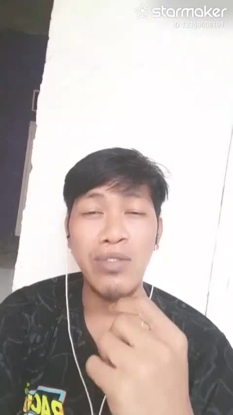afgan-padamu ku bersujud  saya:aa onay dari jakarta umur:30 th dukung terus yaaaa ??