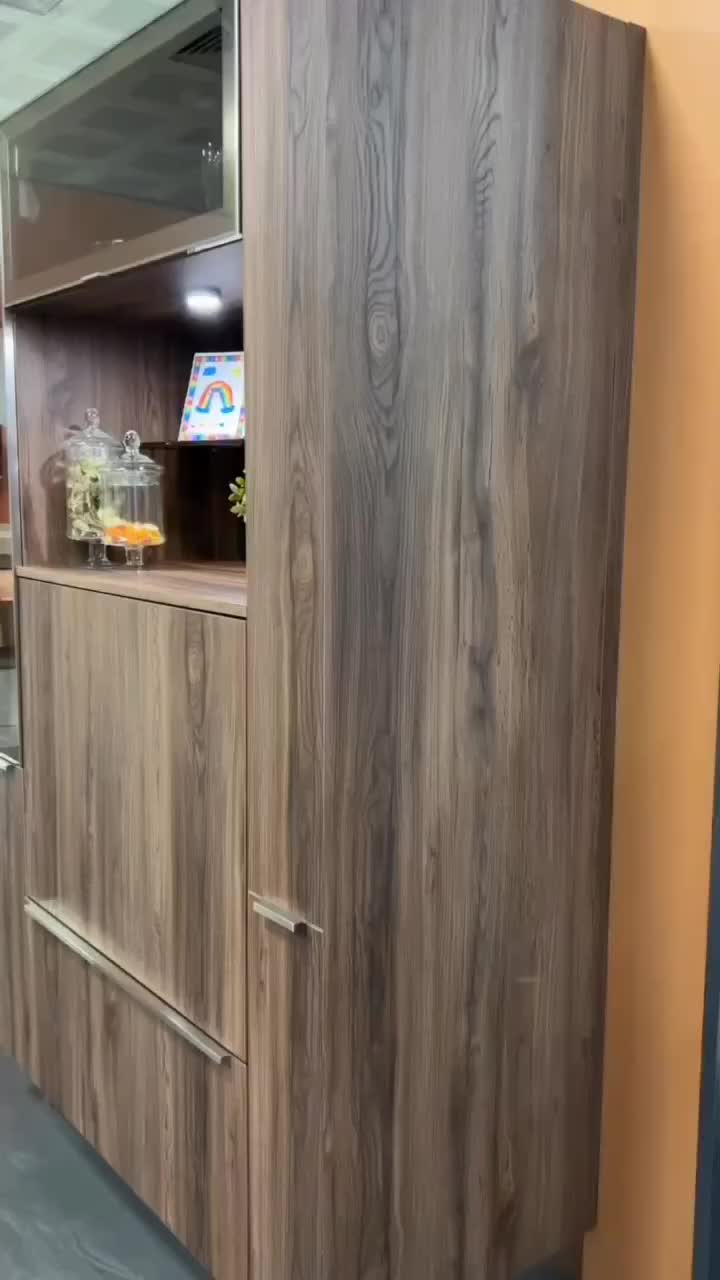 Lemari multifungsi, ternyata didalemnya ada peralatan keren ya!