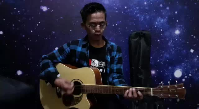 rohman 29 taun Bandung lagu  pernah padam wa 089637435303 08963270629 