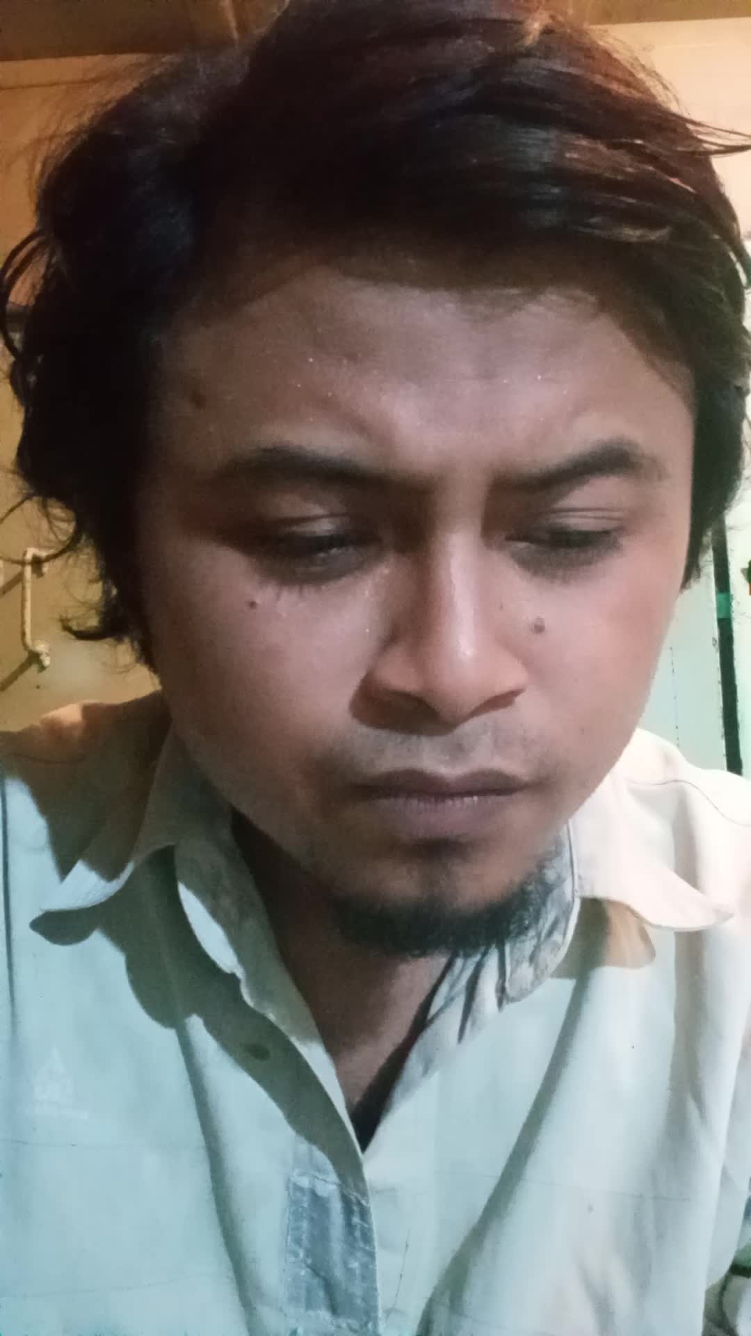 hallo asalamu'alaikum wr.wb perkenalkan saya Hendrik dari Tuban Jawa Timur umur 24 hobi saya menyanyi lagu Judika cinta karna cinta