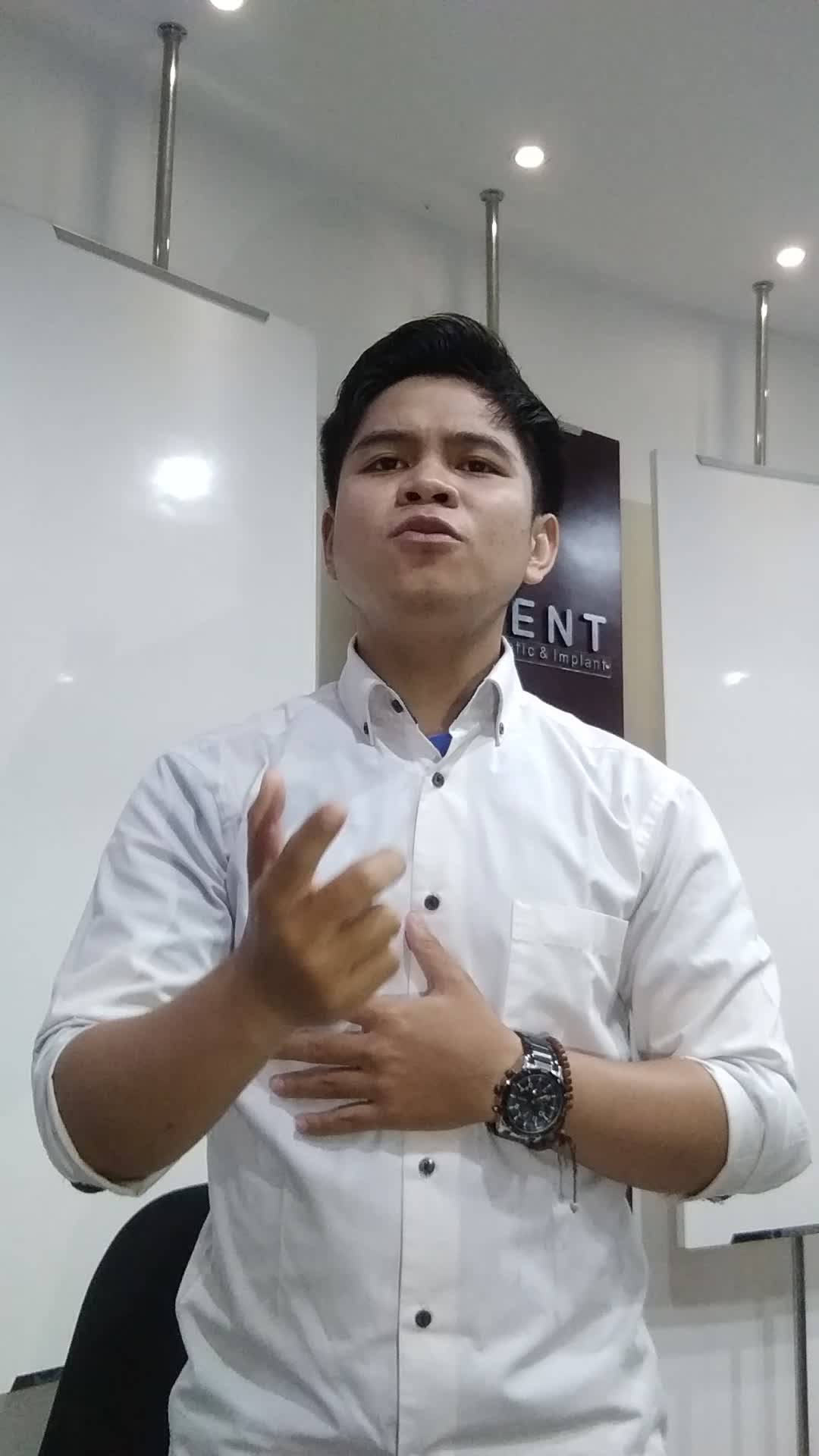Nama : Rian Riawan . asal : Kota Bandung Jawa Barat Usia :25 tahun . . #risingstartdangdut 