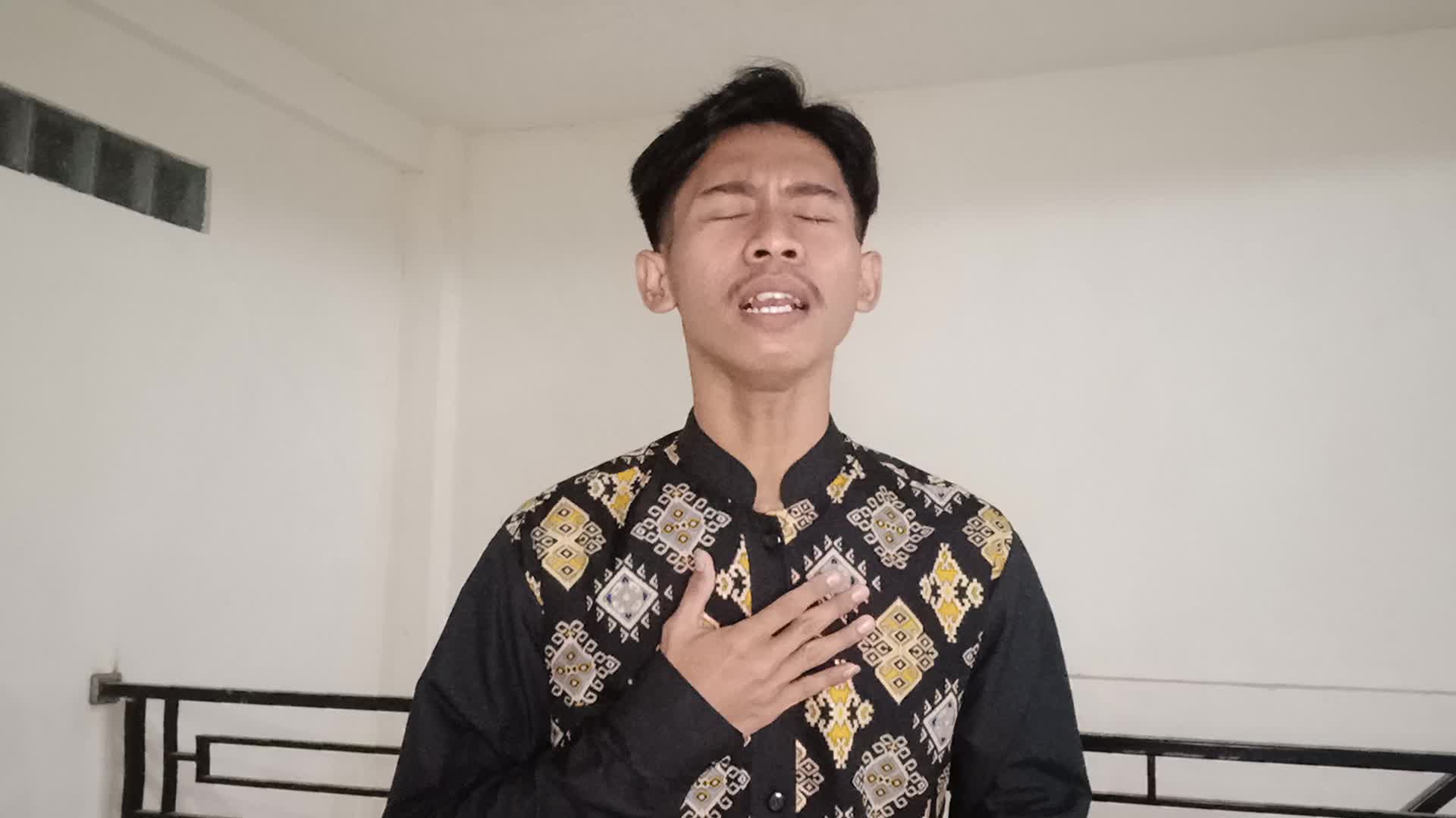 (-Nama:Asriyadi-Umur:20 thn-Asal: Masamba, Kabupaten Luwu Utara, provinsi Sulawesi Selatan)judul lagu:Derita,